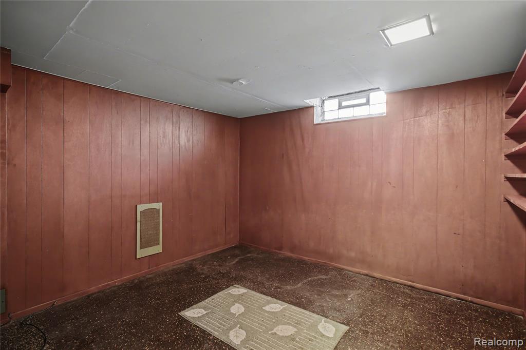9042 Harrison Street, Livonia, MI 48150 — Photo 28