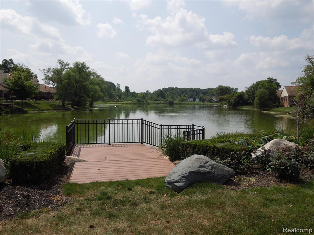 40052 Crosswinds, Novi, MI — Photo 11