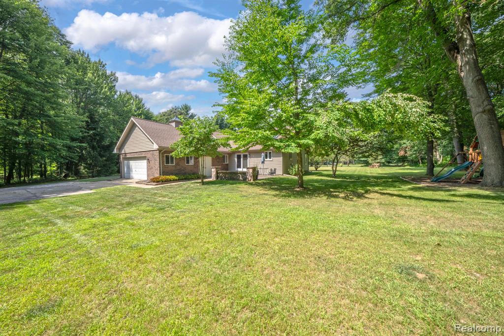 940 W Predmore Road, Oakland, MI — Photo 46