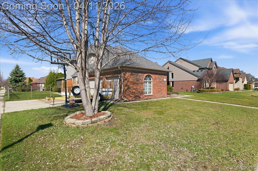 48017 Lincoln Drive, Macomb, MI 48044 — Photo 4
