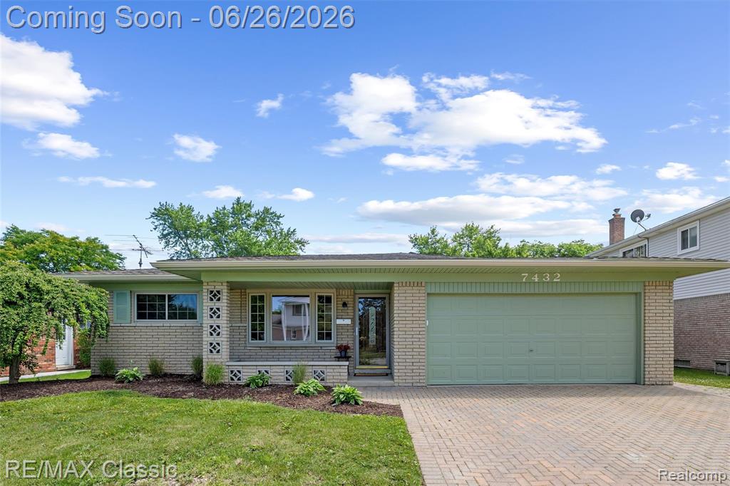 7432 Hillsboro Drive, Canton, MI 48187 — front exterior