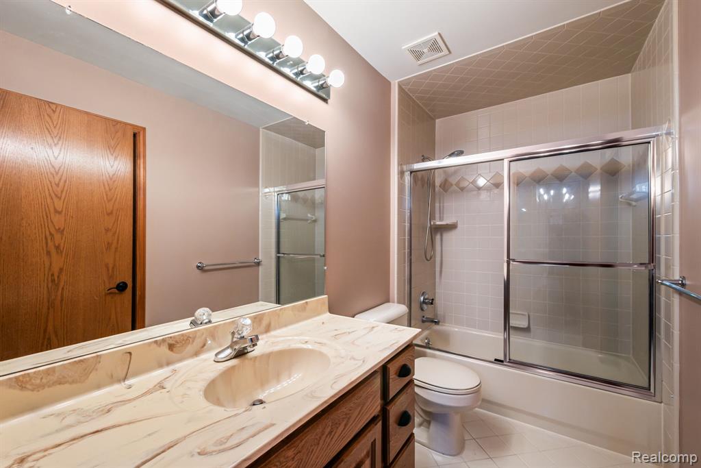 40312 Sugar Spring Drive, Sterling Heights, MI 48313 — Photo 30