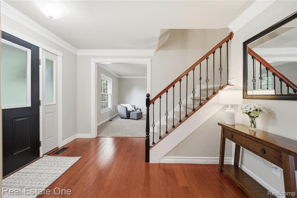 219 Briarwood Drive, Highland, MI — Photo 5