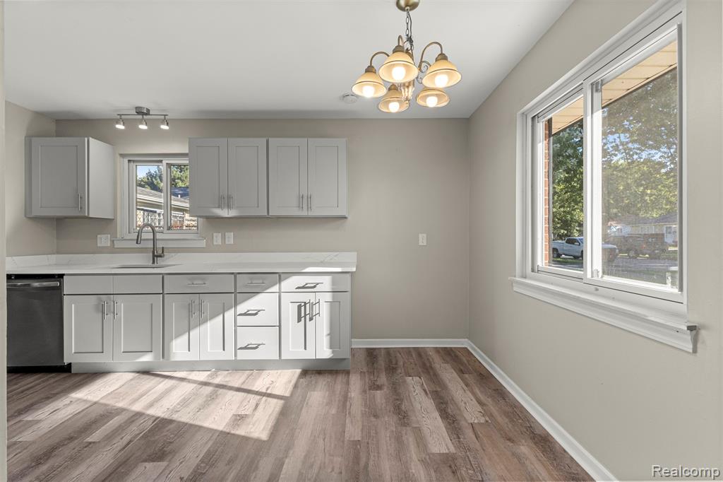 4638 Gertrude Street, Dearborn Heights, MI 48125 — Photo 11
