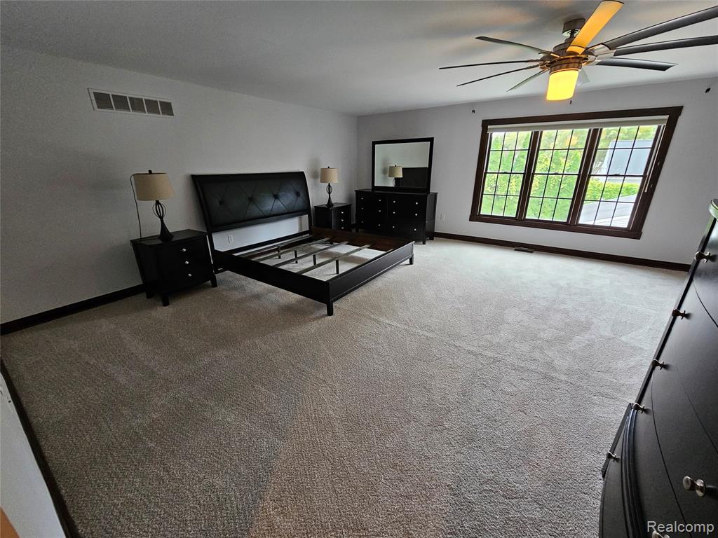 1775 Woodland Avenue, Sylvan Lake, MI 48320 — Photo 15