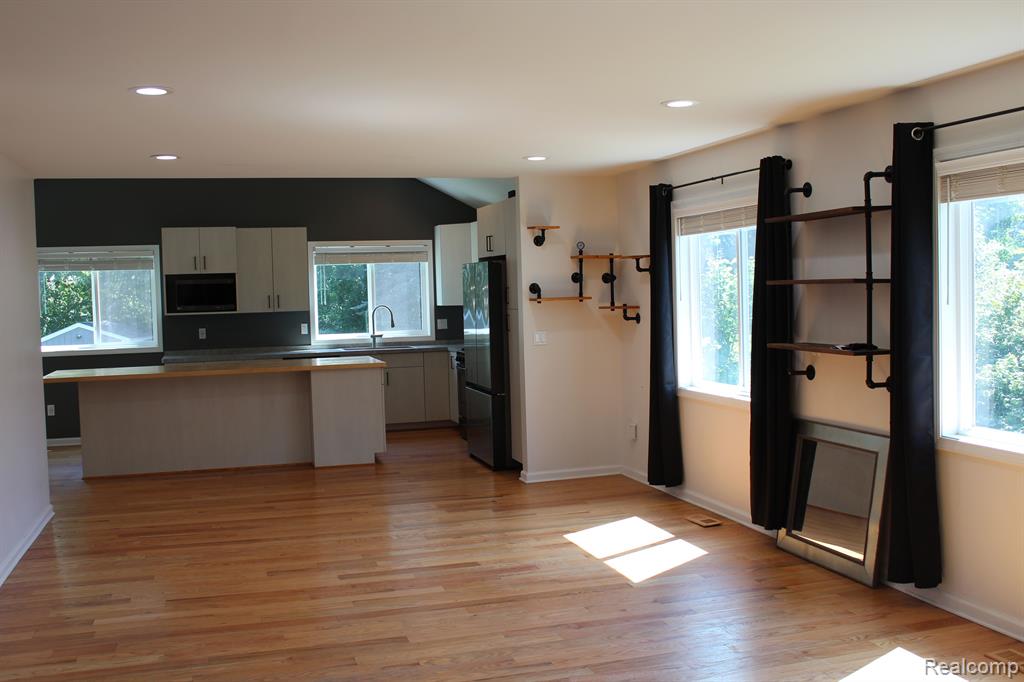 9025 GLASGOW Drive, White Lake, MI — Photo 4