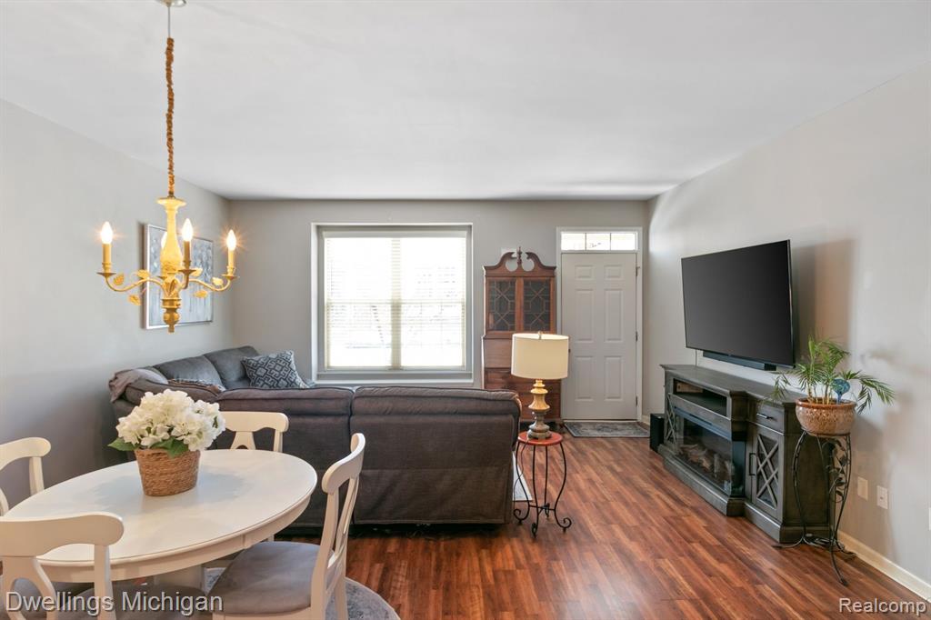 1105 FOUNTAIN VIEW Circle, South Lyon, MI 48178 — Photo 25