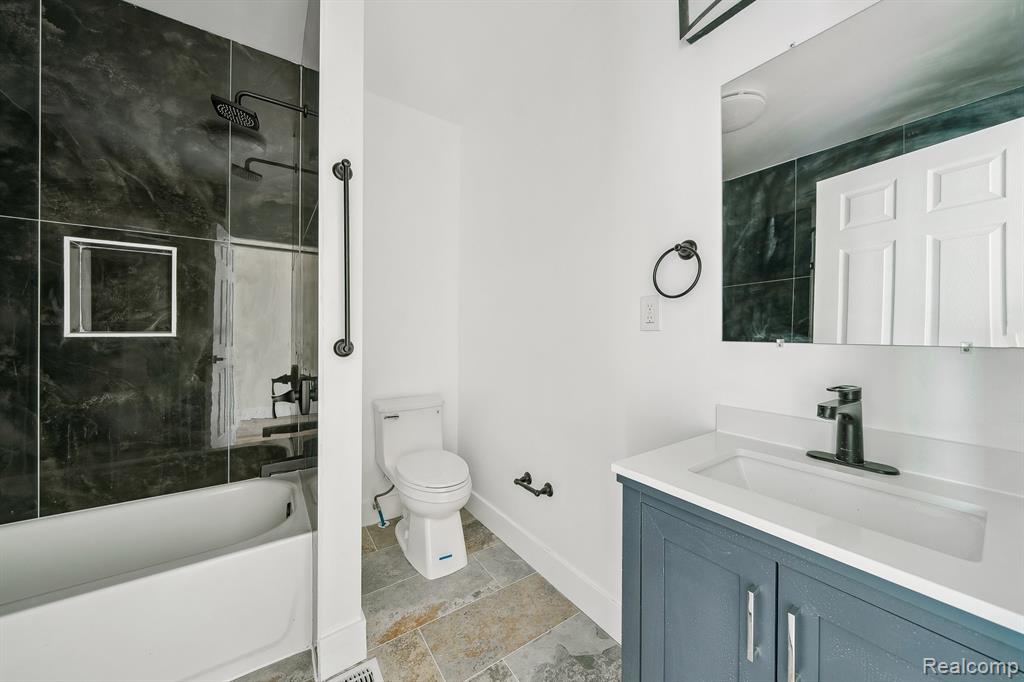 4222 Cadillac Boulevard, Detroit, MI 48214 — Photo 26