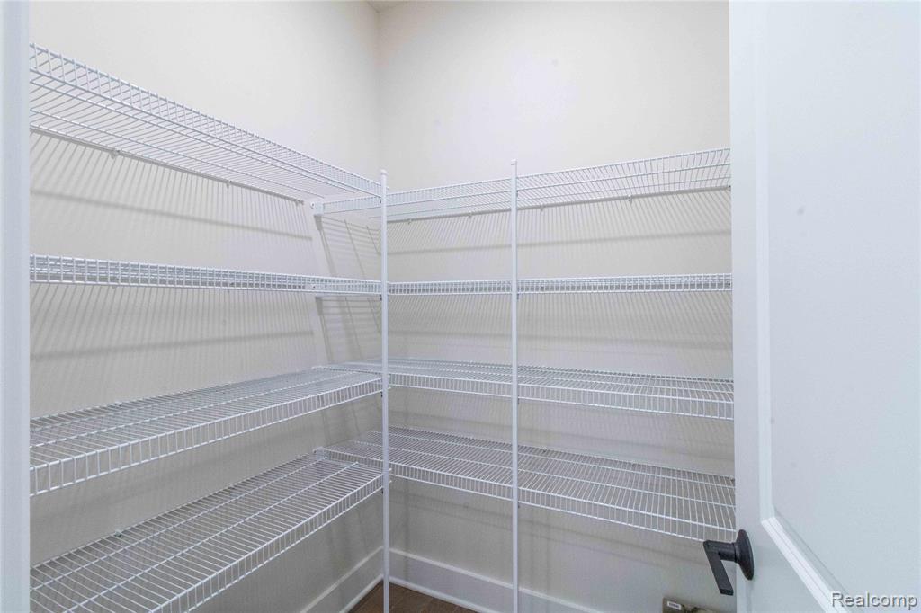 5532 Timber Glen Court, Ann Arbor, MI 48108 — Photo 24