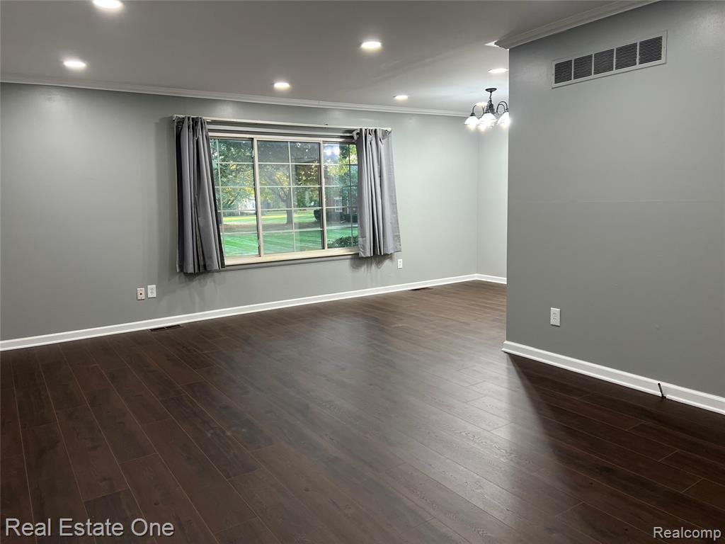 754 E Fox Hills Drive, Bloomfield Hills, MI 48304 — Photo 8