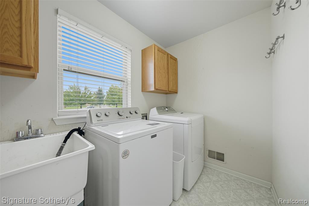6833 Sadie Lane, Belleville, MI 48111 — Photo 10