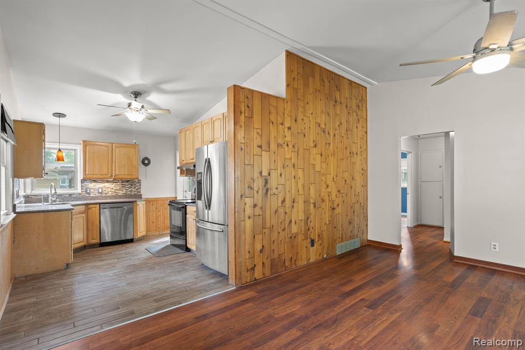 9950 HENRY RUFF Road, Livonia, MI 48150 — Photo 10