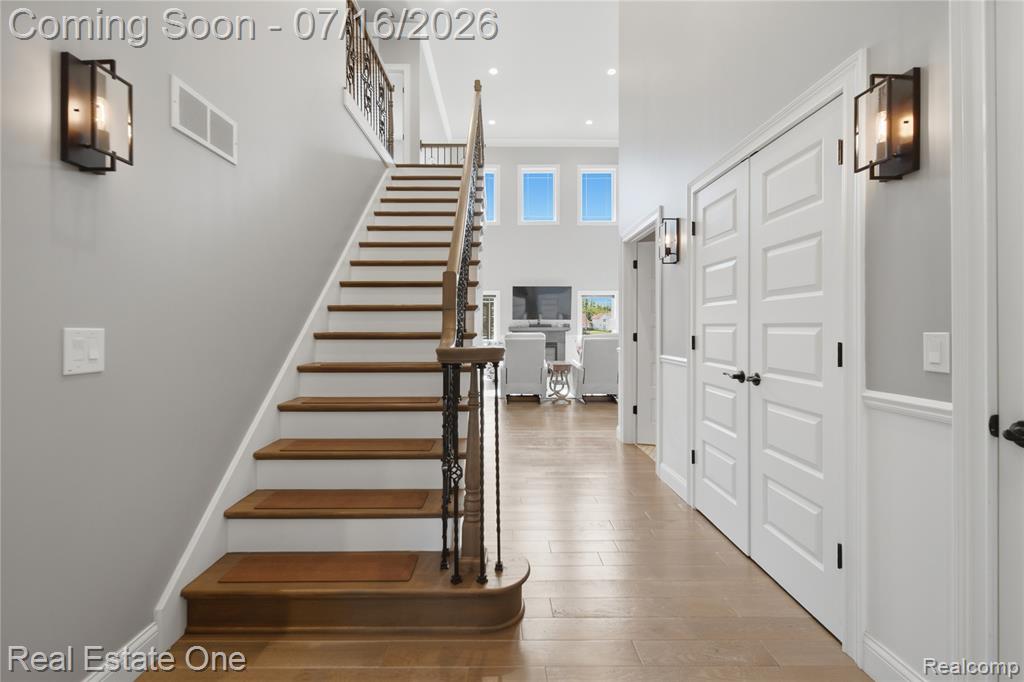10641 Lone Oak Circle, Grand Blanc, MI 48439 — Photo 5