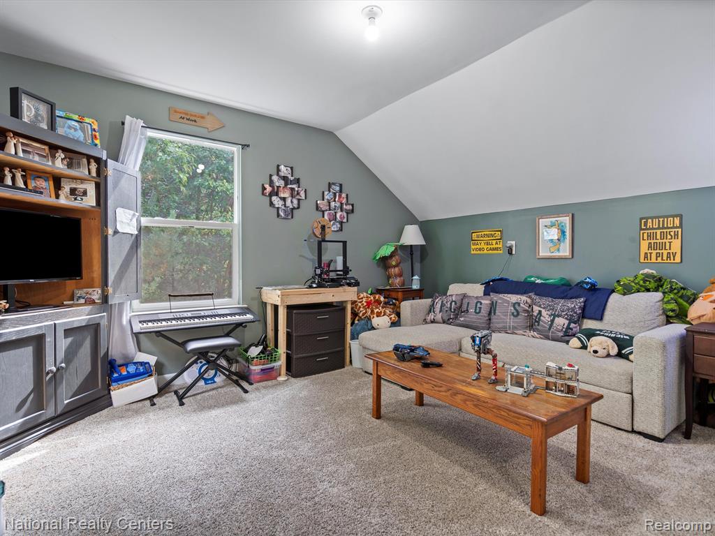 628 EVAN Court, Lake Orion, MI 48362 — Photo 28