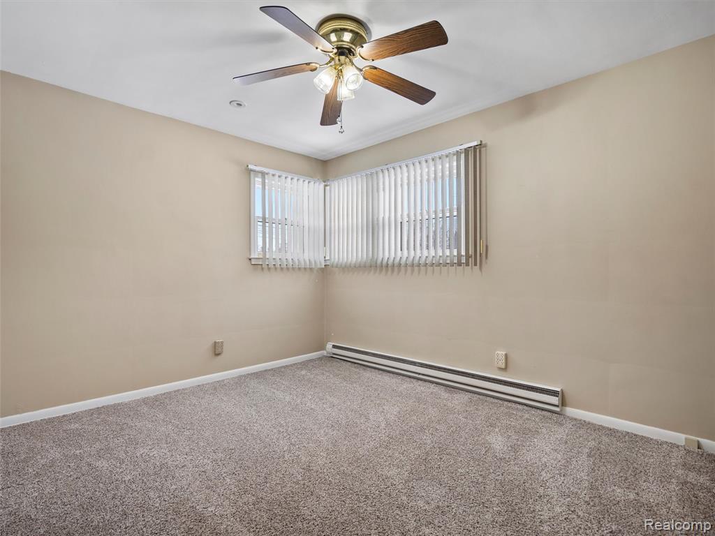 44833 MADDELEIN Street, Clinton Twp, MI 48036 — Photo 17