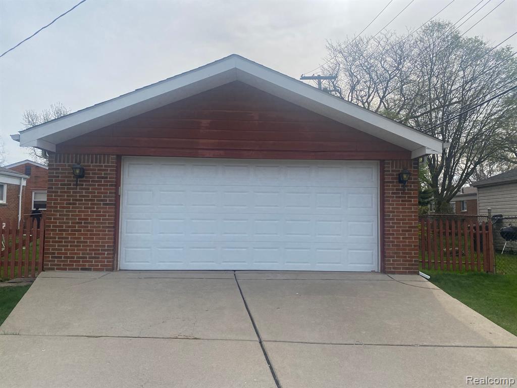 6840 CRESTWOOD Street, Dearborn Heights, MI 48127 — Photo 25