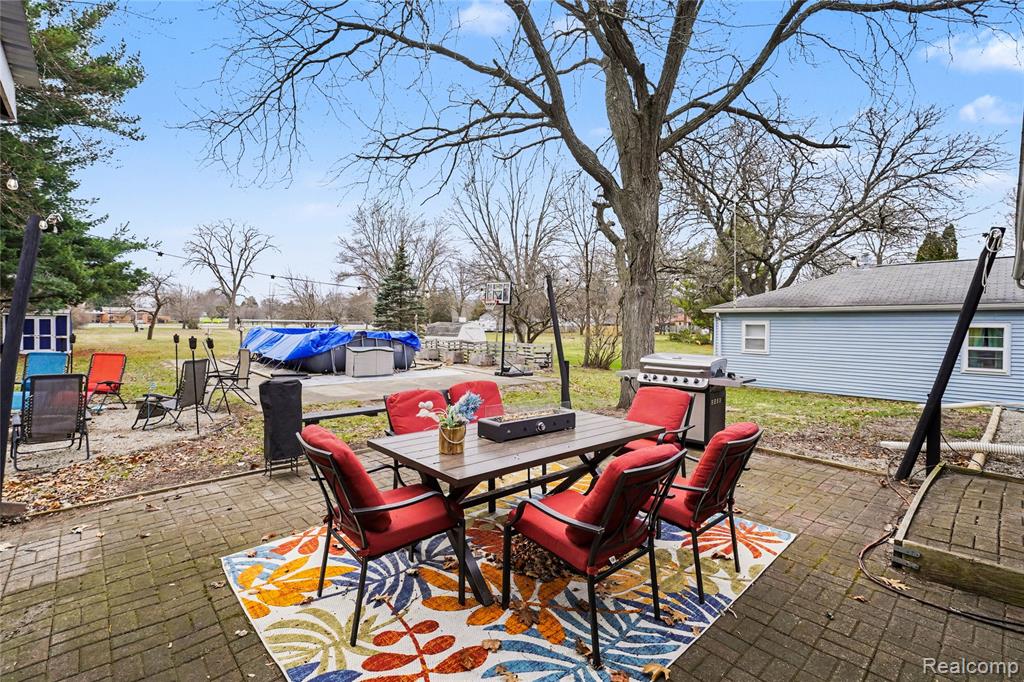 633 N Adelaide Street, Fenton, MI 48430 — Photo 24