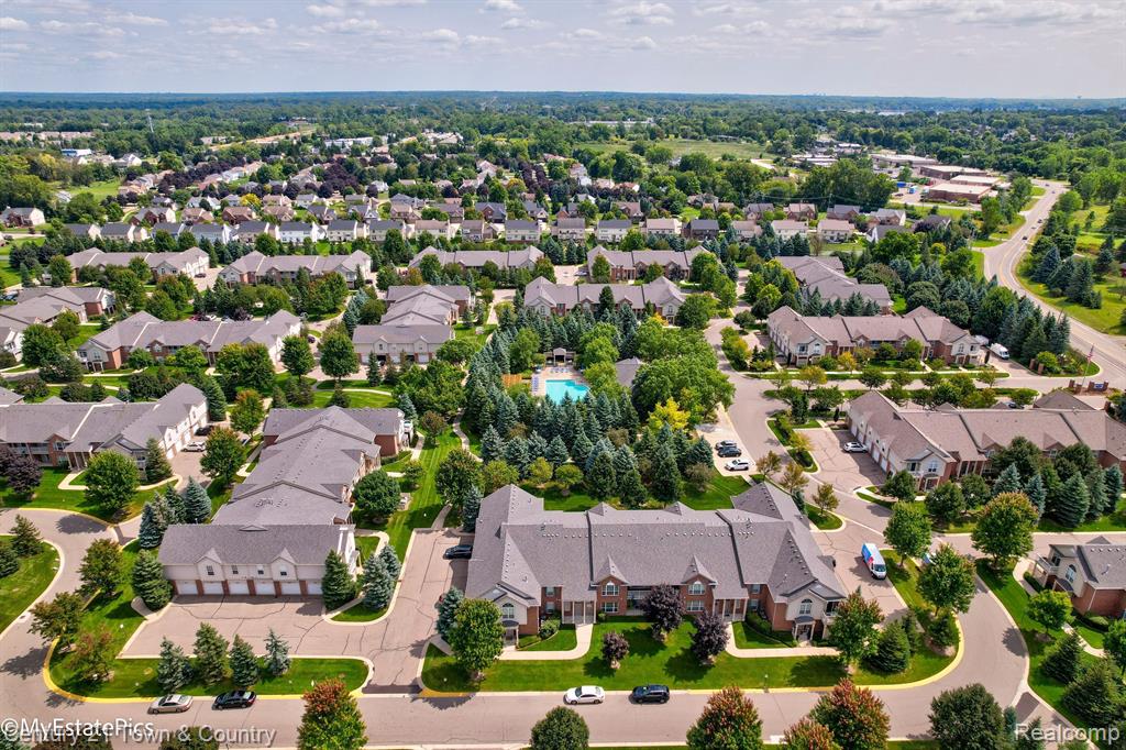 28104 CHESAPEAKE Circle, 334, Walled Lake, MI 48390 — Photo 25