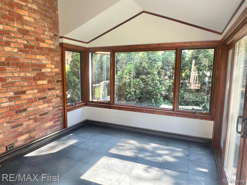 815 Oakridge, Ferndale, MI 48220 — Photo 20