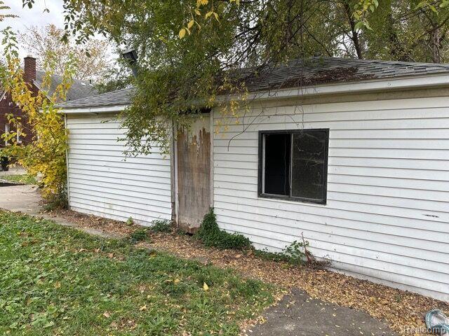 15865 COLLINGHAM Drive, Detroit, MI 48205 — Photo 7