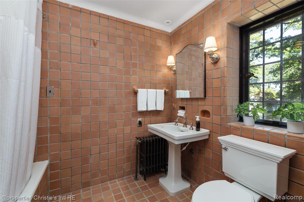 19551 Burlington Drive, Detroit, MI 48203 — Photo 47