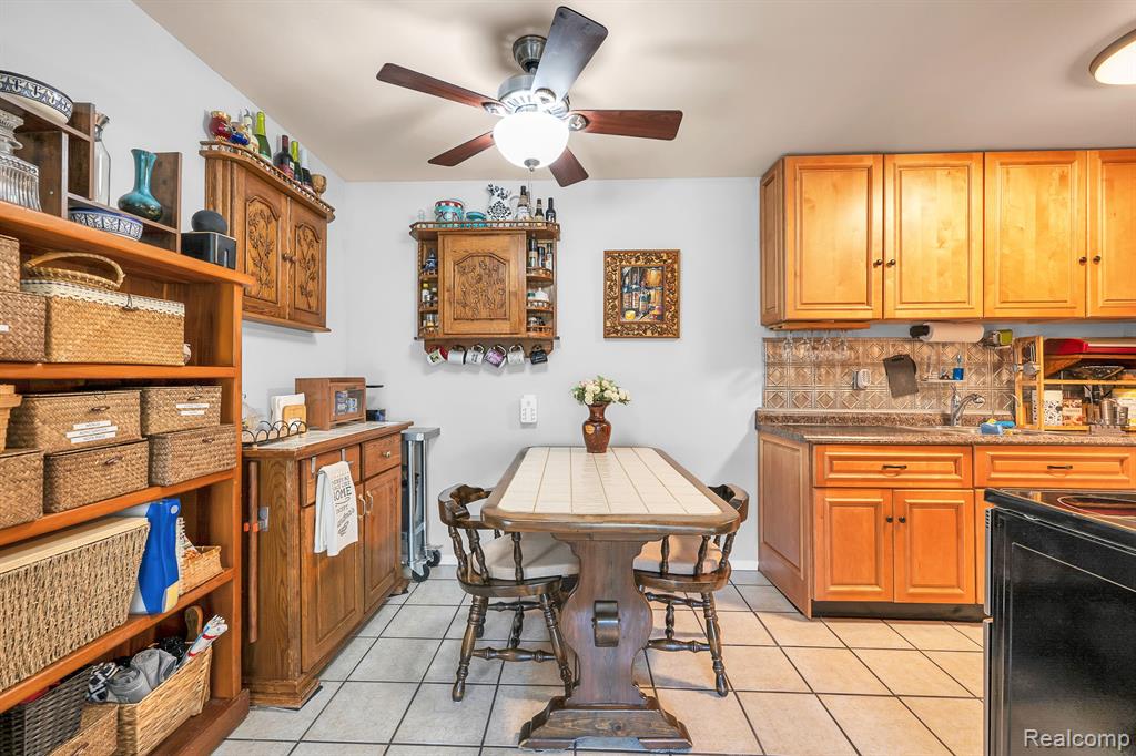 9921 ALLEN POINTE Drive, Allen Park, MI 48101 — Photo 17