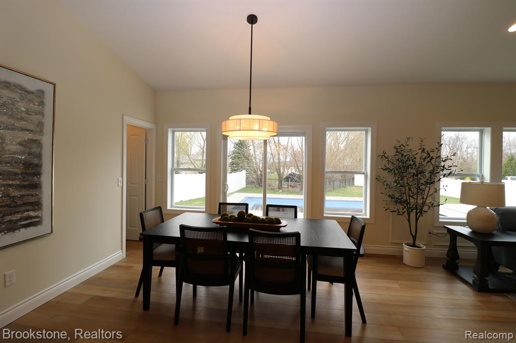 395 GENEVA Court, Howell, MI 48855 — Photo 6