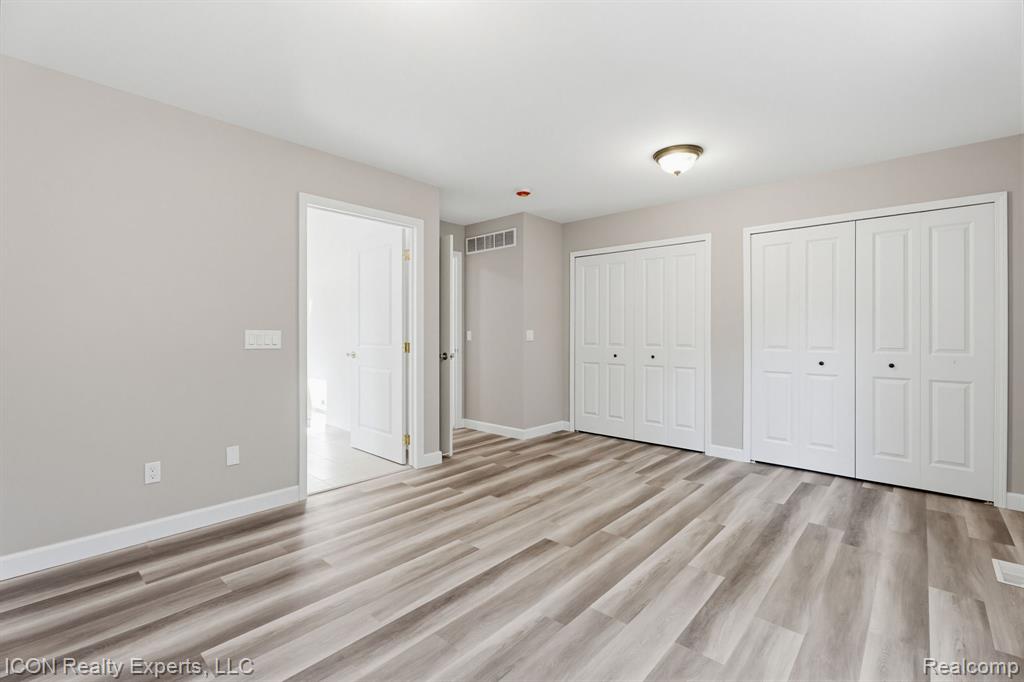 3907 Pontiac Lake Road, Waterford, MI 48328 — Photo 30