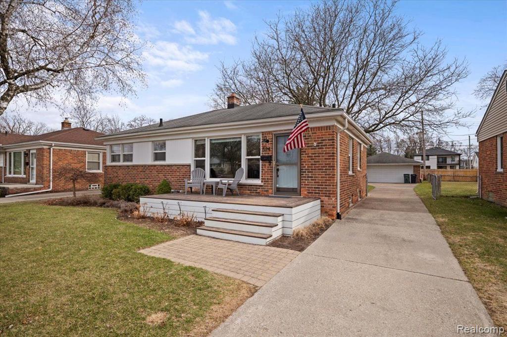 524 E LA SALLE Avenue, Royal Oak, MI 48073 — Photo 3