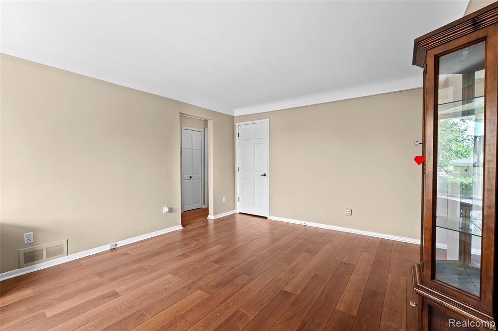 9044 Kemper Drive, South Lyon, MI 48178 — Photo 10