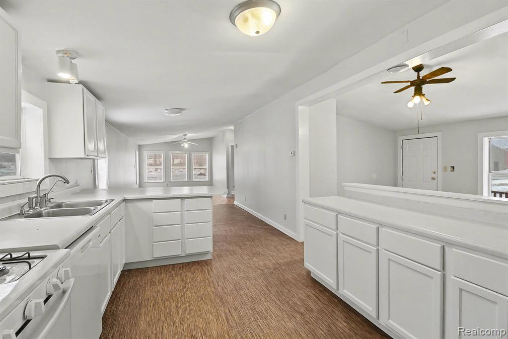 1295 W Cook Road, Grand Blanc, MI, 48439