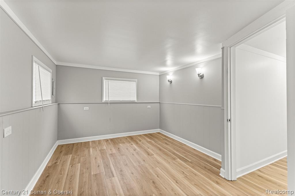 30631 Bayview Drive, Gibraltar, MI — Photo 29