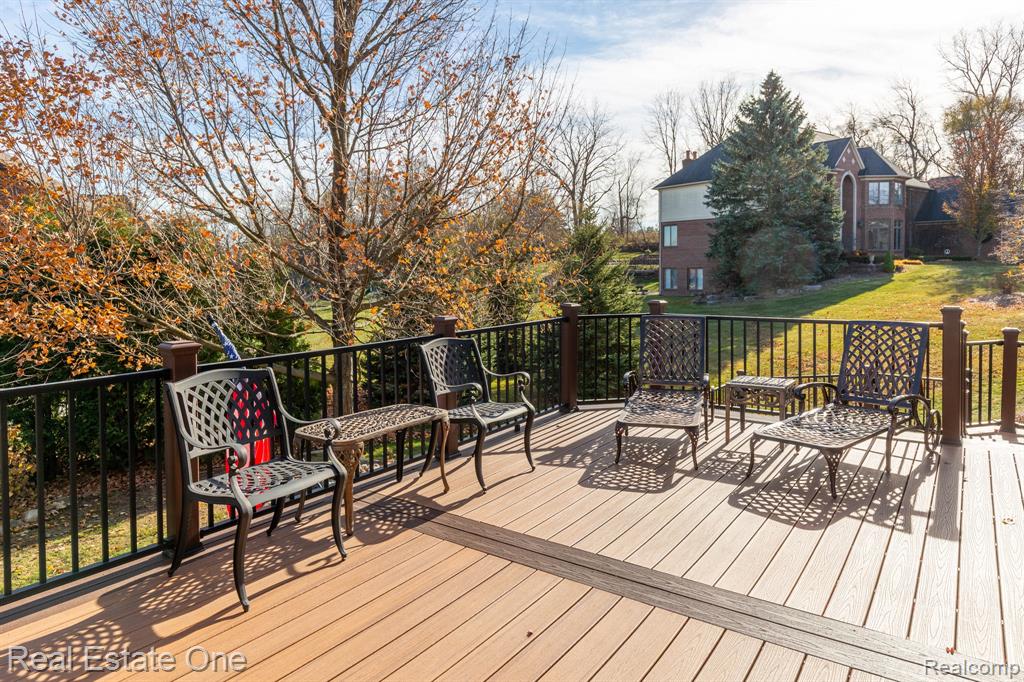 658 Langley Road, Rochester Hills, MI 48309 — Photo 9
