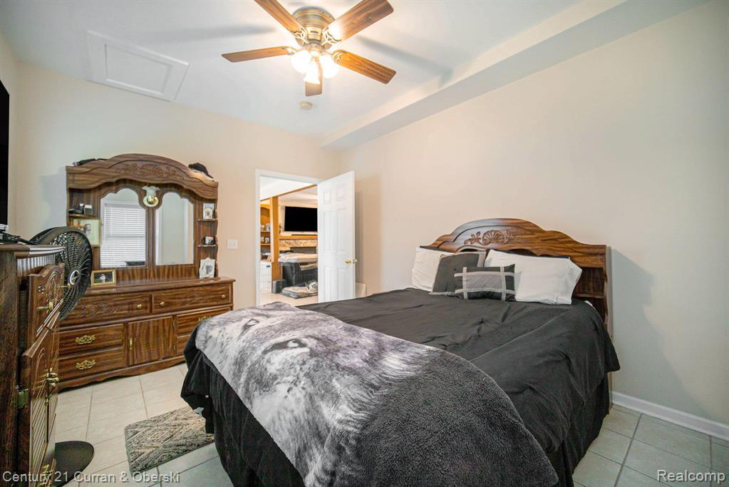 504 Olcott Lake Drive, Jackson, MI 49201 — Photo 35