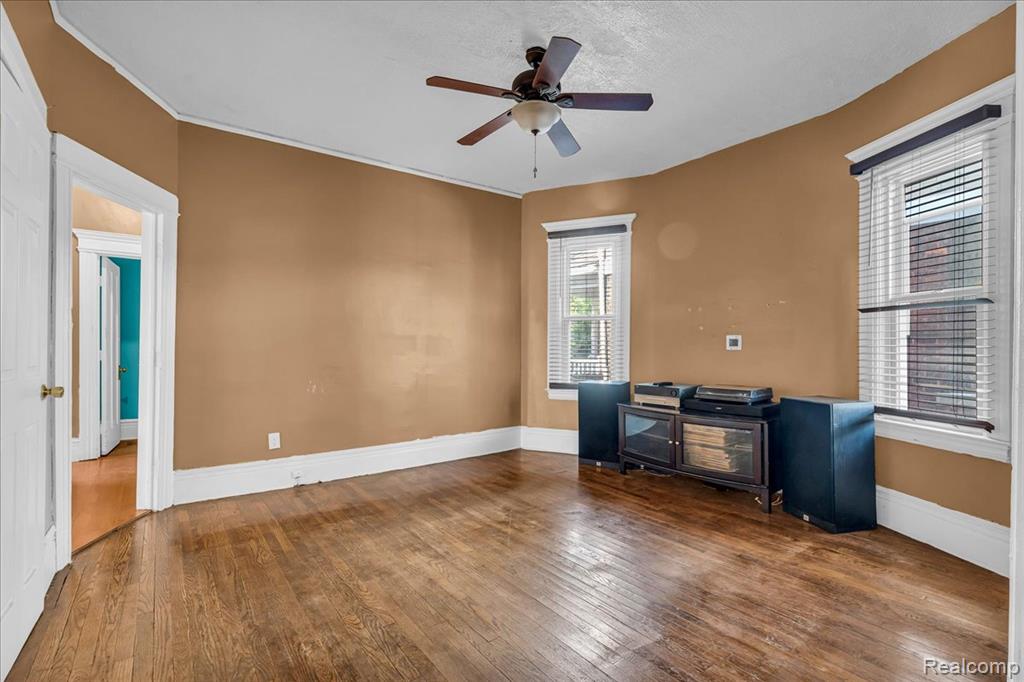 740 Pingree Street, Detroit, MI 48202 — Photo 11