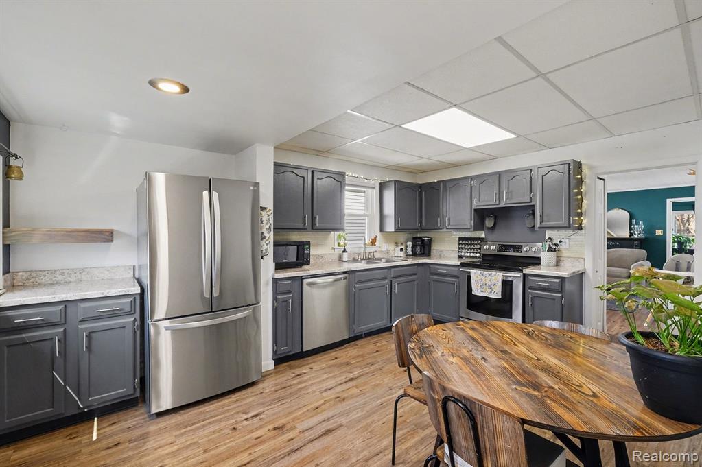 203 Boman Street, Flushing, MI 48433 — Photo 8