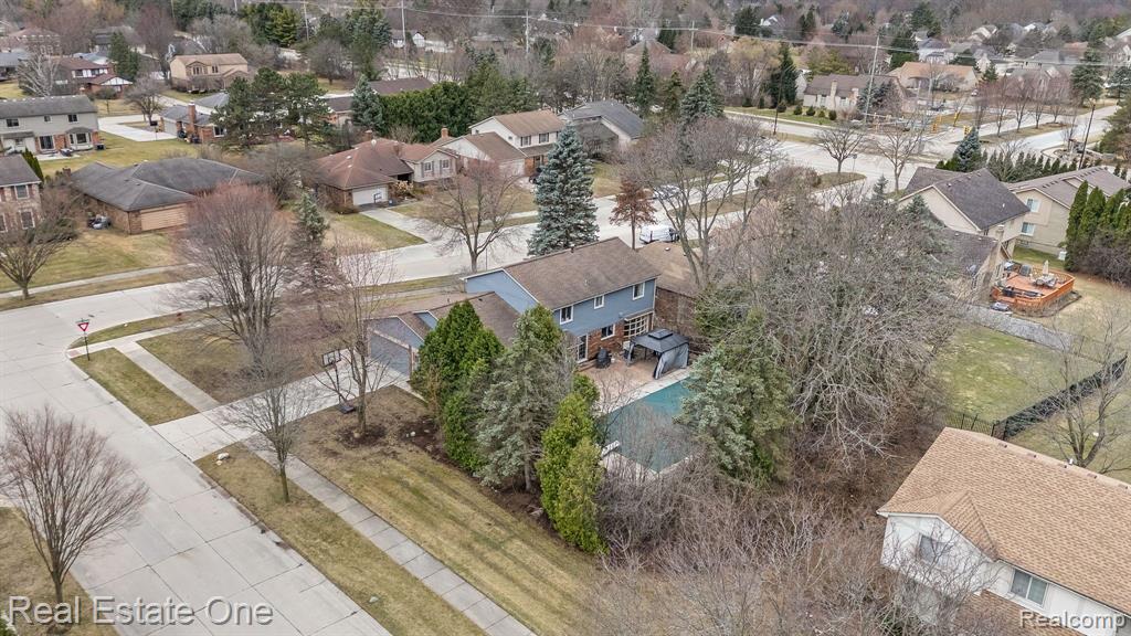 930 BRIDGE PARK Drive, Troy, MI 48098 — Photo 32