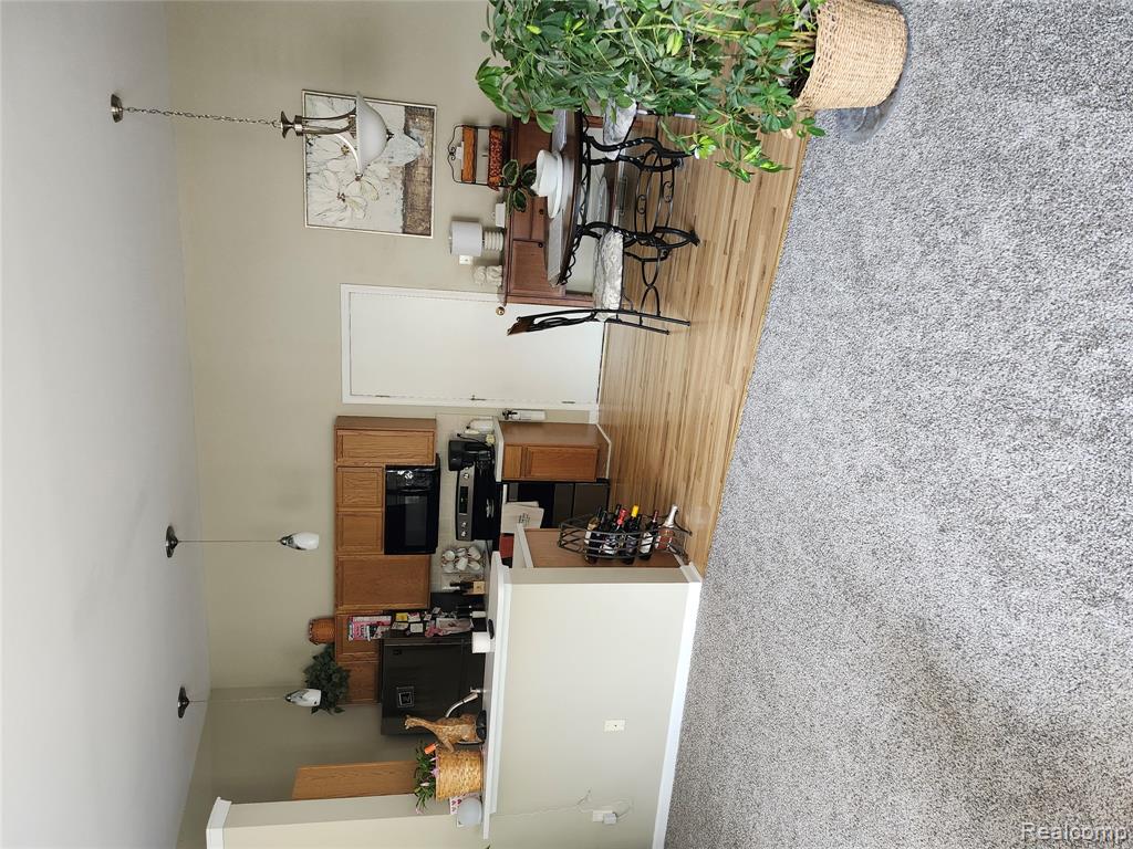 9520 Timber Ridge Drive, Grand Blanc, MI 48439 — Photo 2