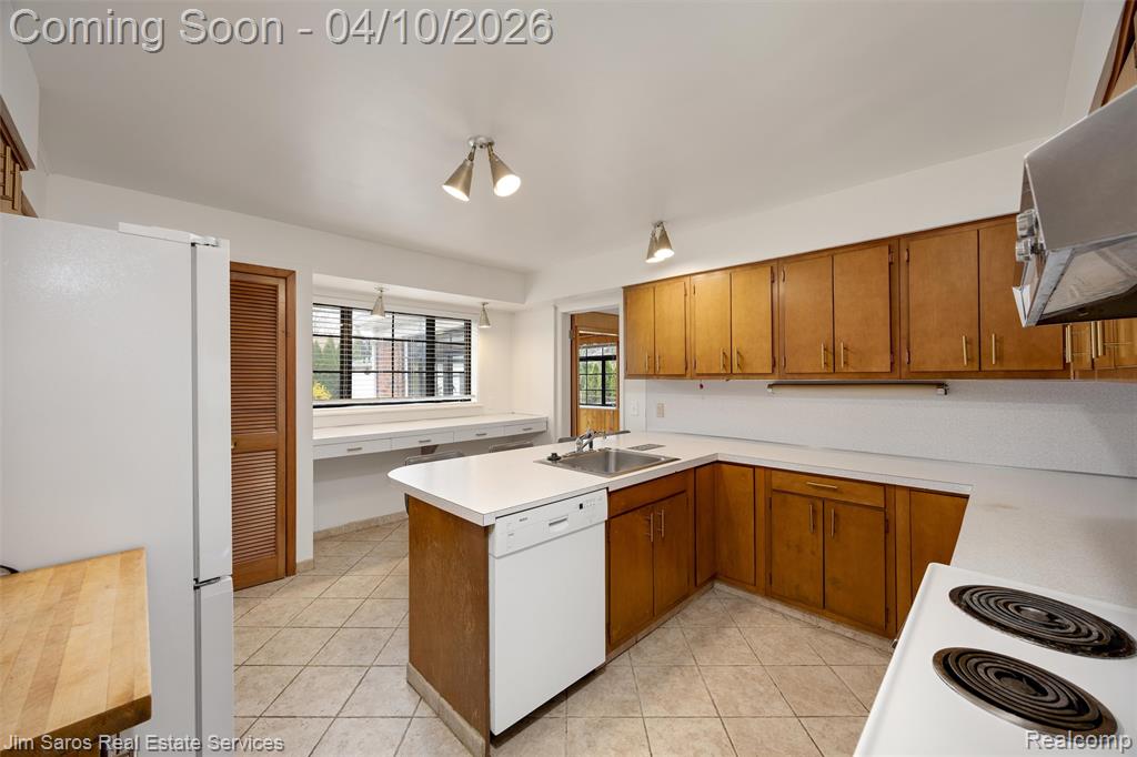 1101 Torrey Road, Grosse Pointe Woods, MI 48236 — Photo 11