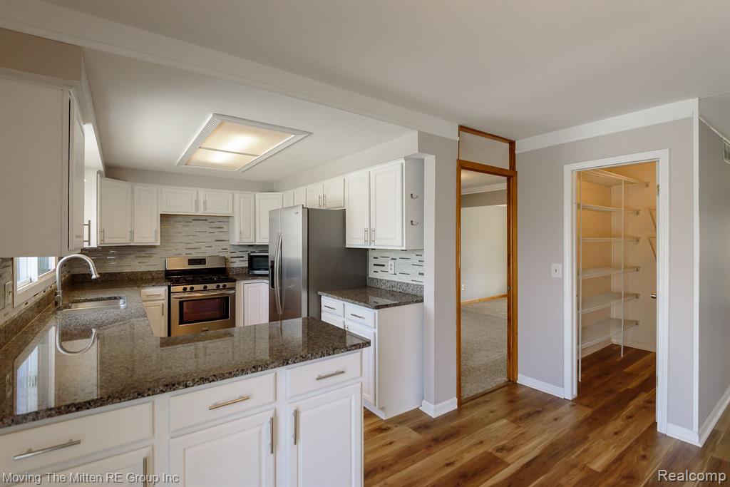 42340 OLD BRIDGE Road, Canton, MI 48188 — Photo 8