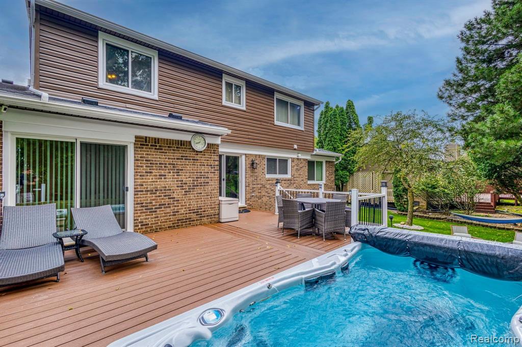 7464 WESTBURY Boulevard, West Bloomfield, MI — Photo 48