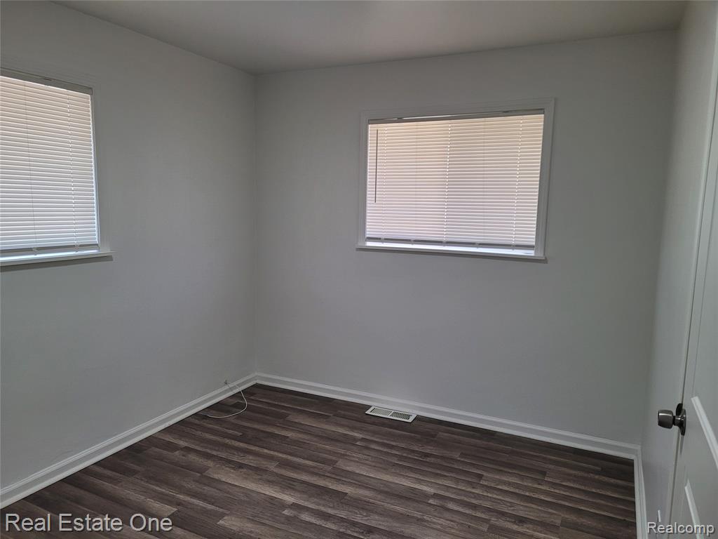 77 W Rutgers Avenue, Pontiac, MI 48340 — Photo 8