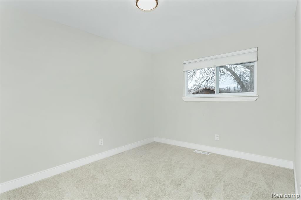 430 DEVILLEN Avenue, Royal Oak, MI 48073 — Photo 18