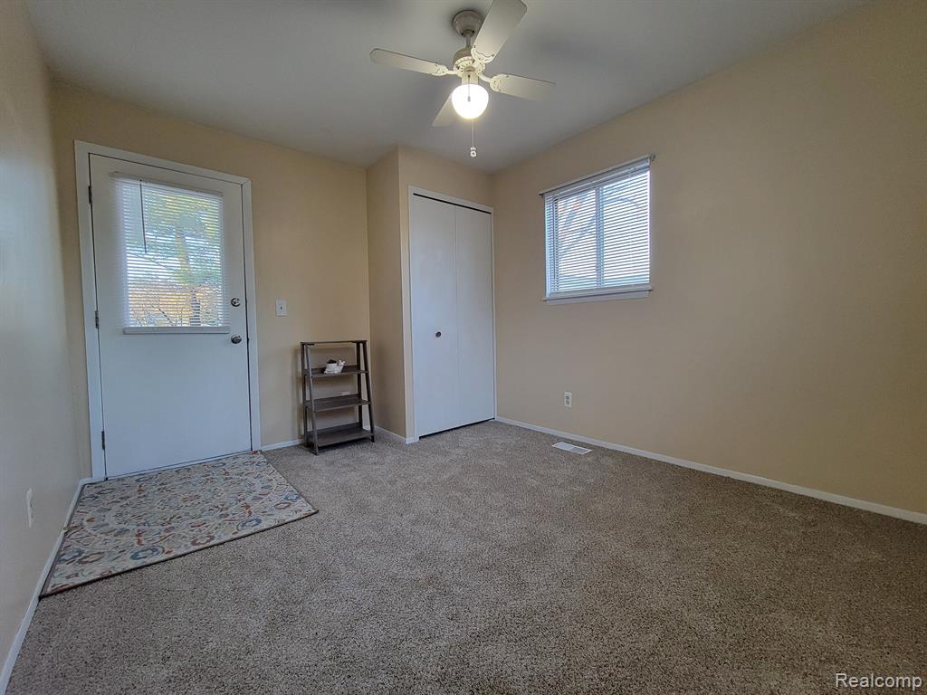 415 LAKEVIEW Street, Holly, MI 48442 — Photo 16