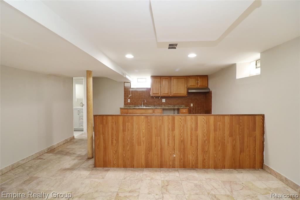 5743 N Highland Street, Dearborn Heights, MI 48127 — Photo 27