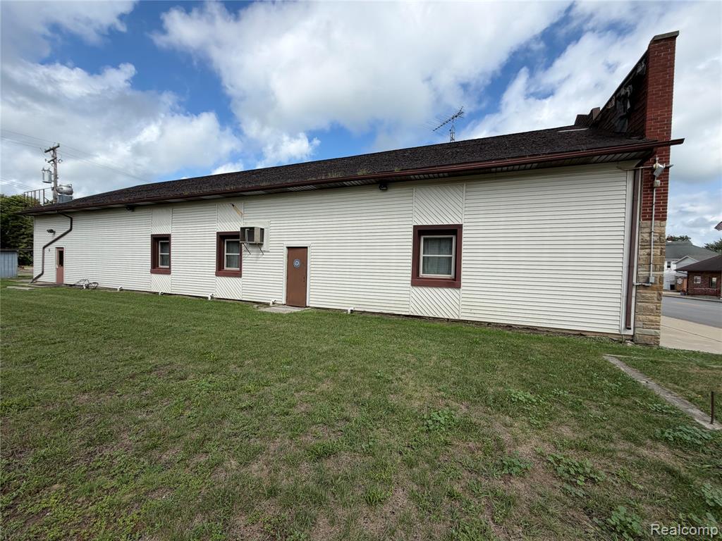 17 E Lapeer Street, Peck, MI 48466