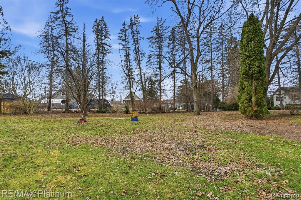 562 S Hughes Road, Howell, MI 48843 — Photo 16