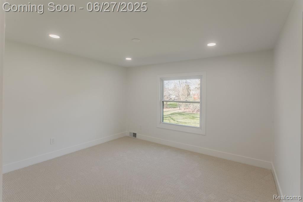 4054 ANTIQUE Lane, Bloomfield Hills, MI 48302 — Photo 18