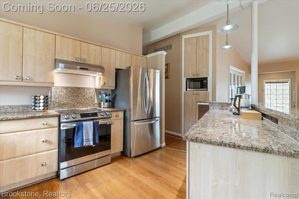 24210 Beverly Street, Oak Park, MI 48237 — Photo 6