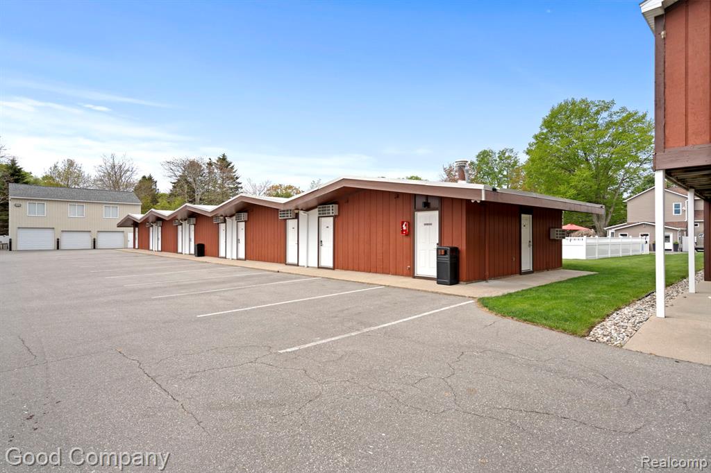 612 N LAKESHORE Drive, Ludington, MI 49431 — Photo 72